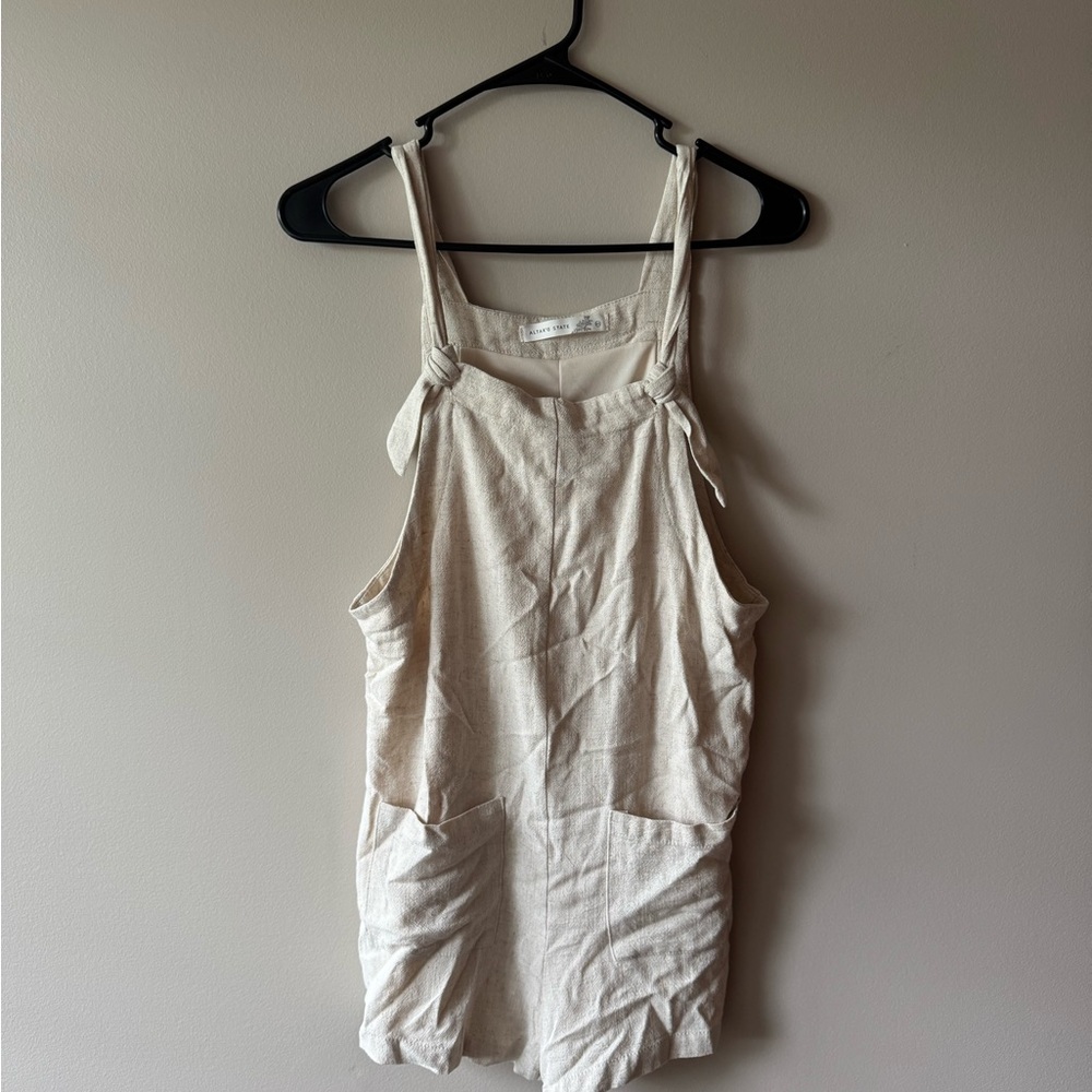 Altar'd State Cream Sleeveless Top